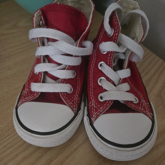 Converse Allstar Classics Sz 6 Toddler - Picture 2 of 3
